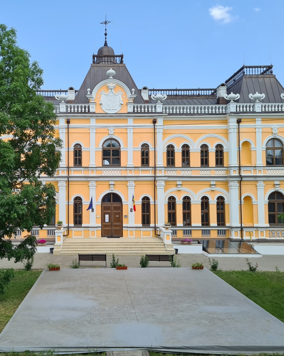 Place image