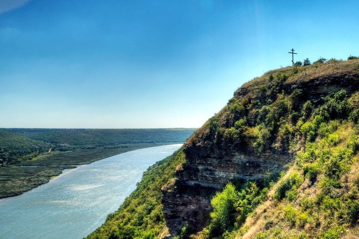 ȚÎPOVA ȘI SAHARNA