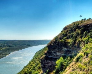 ȚÎPOVA ȘI SAHARNA
