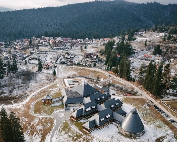 Excursie la Borsec • Castelul Lazar •  Muntele Ceahlău • Cheile Bicazului