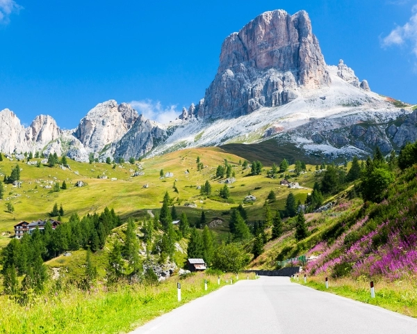 Drumeție în Dolomiți, Italia
