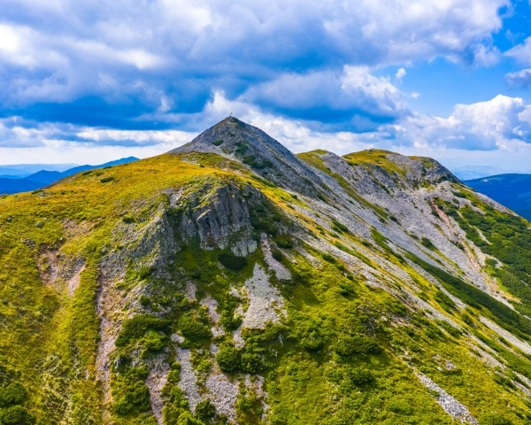 Drumeție  ➤ Pietrosul Călimanilor 2102m •   Gura Haitii •  12 Apostoli