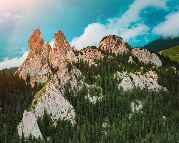 Drumeție ➤ Vf. Giumalău 1858 m • Cheile Moara Dracului   • Vf. Alunu 1665 m