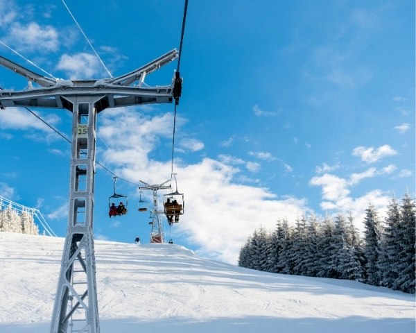 Vacanța la munte + schi în Țara Maramureșului